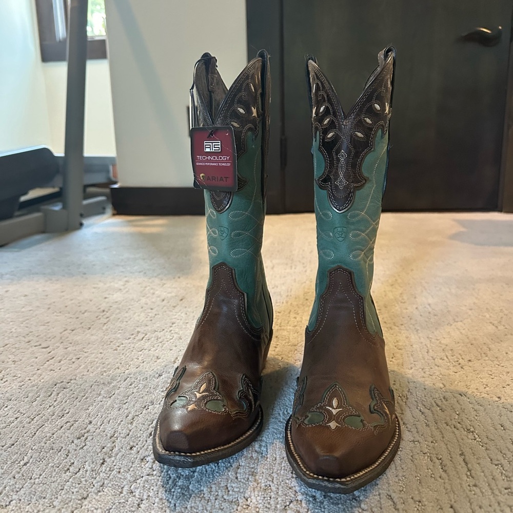 NEW Ariat Zealous Western Boots Size 7B - Picture 2 of 9